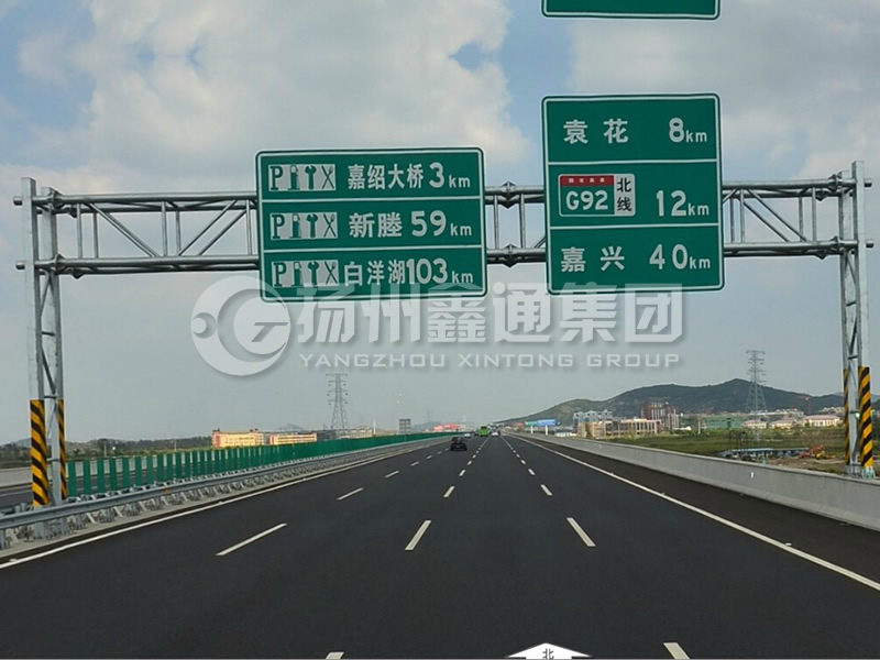 LMJ-029，桁架式標志牌龍門架