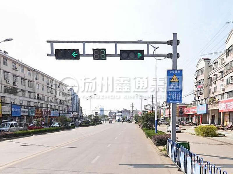 XHDG-057，F型方管信號燈桿